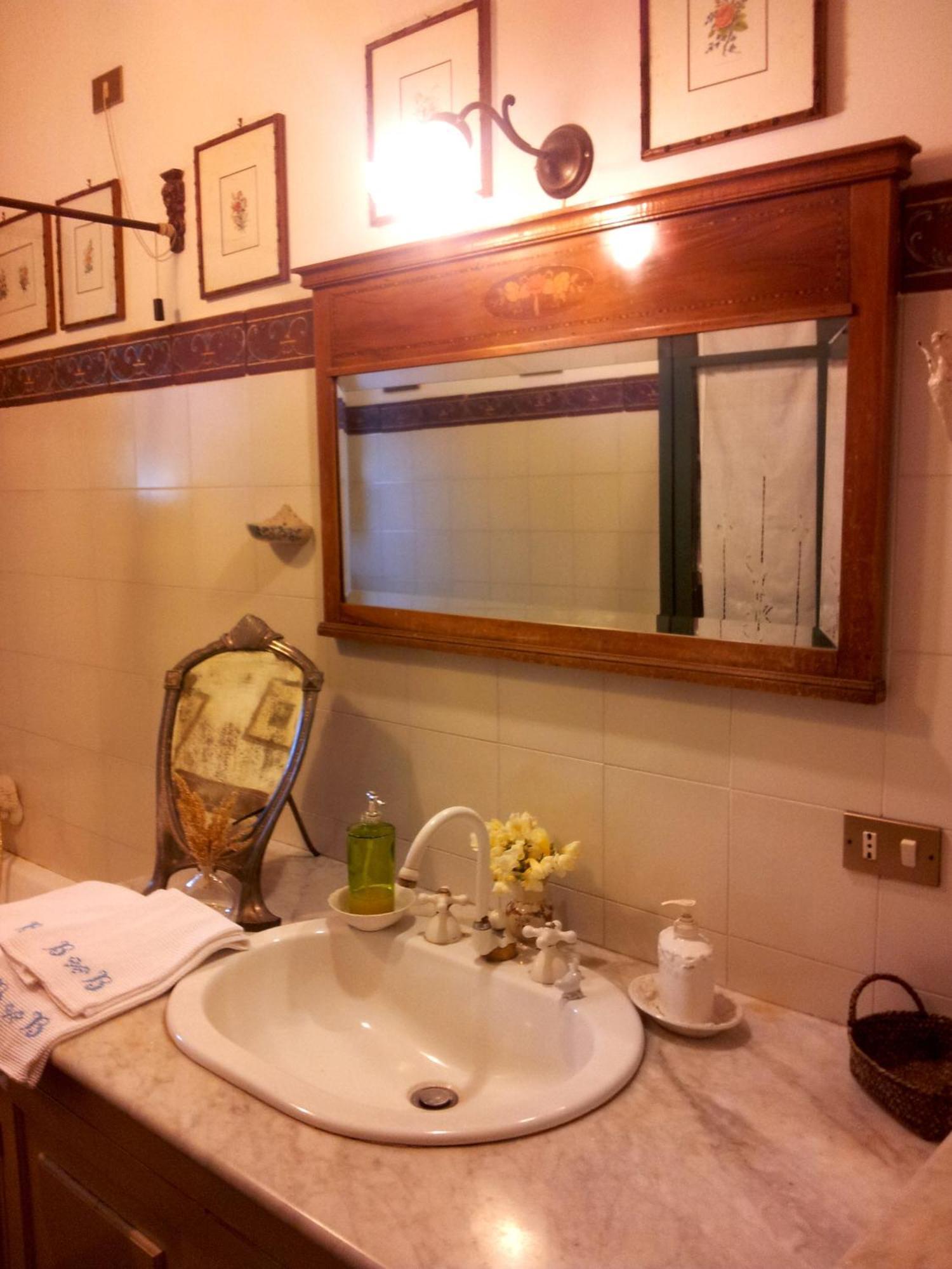 Relais De Charme - B&B Short Lets La Casa Di Francesca Sant'Agata Li Battiati Habitación foto