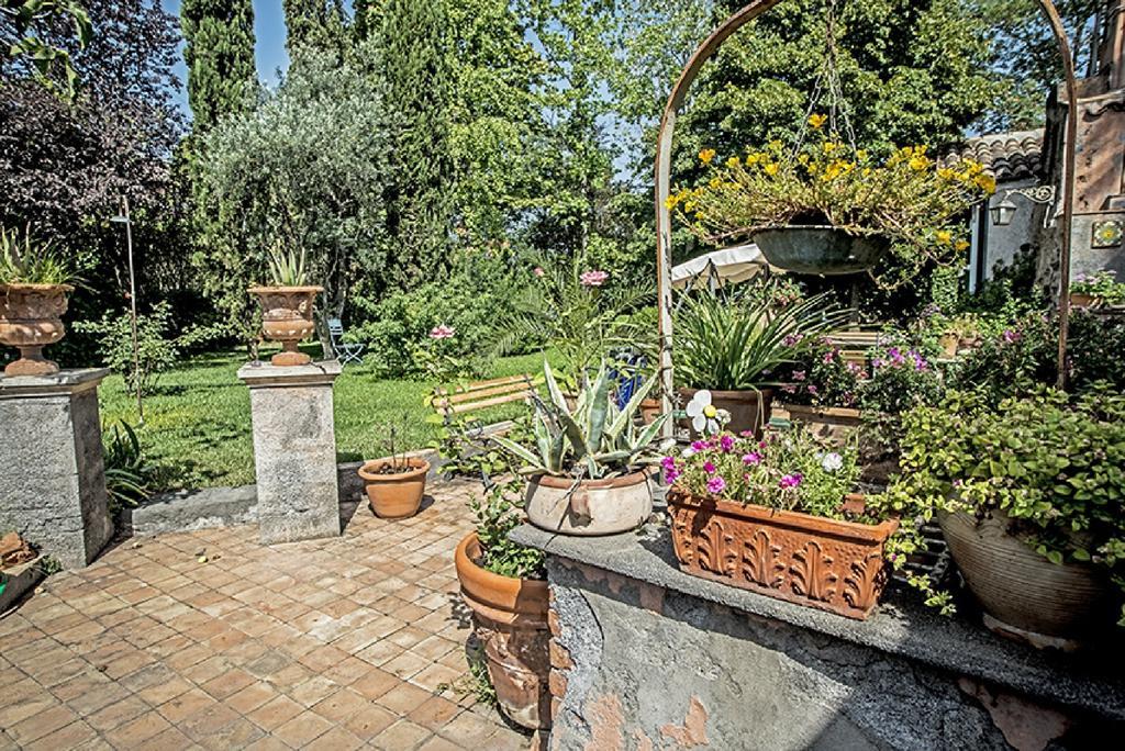Relais De Charme - B&B Short Lets La Casa Di Francesca Sant'Agata Li Battiati Exterior foto
